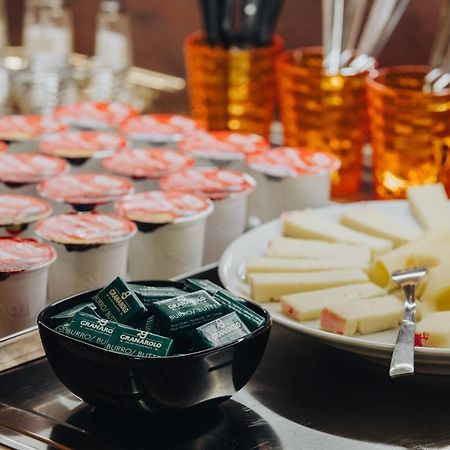 Hotel Alan Анцола дел'Емилия Екстериор снимка