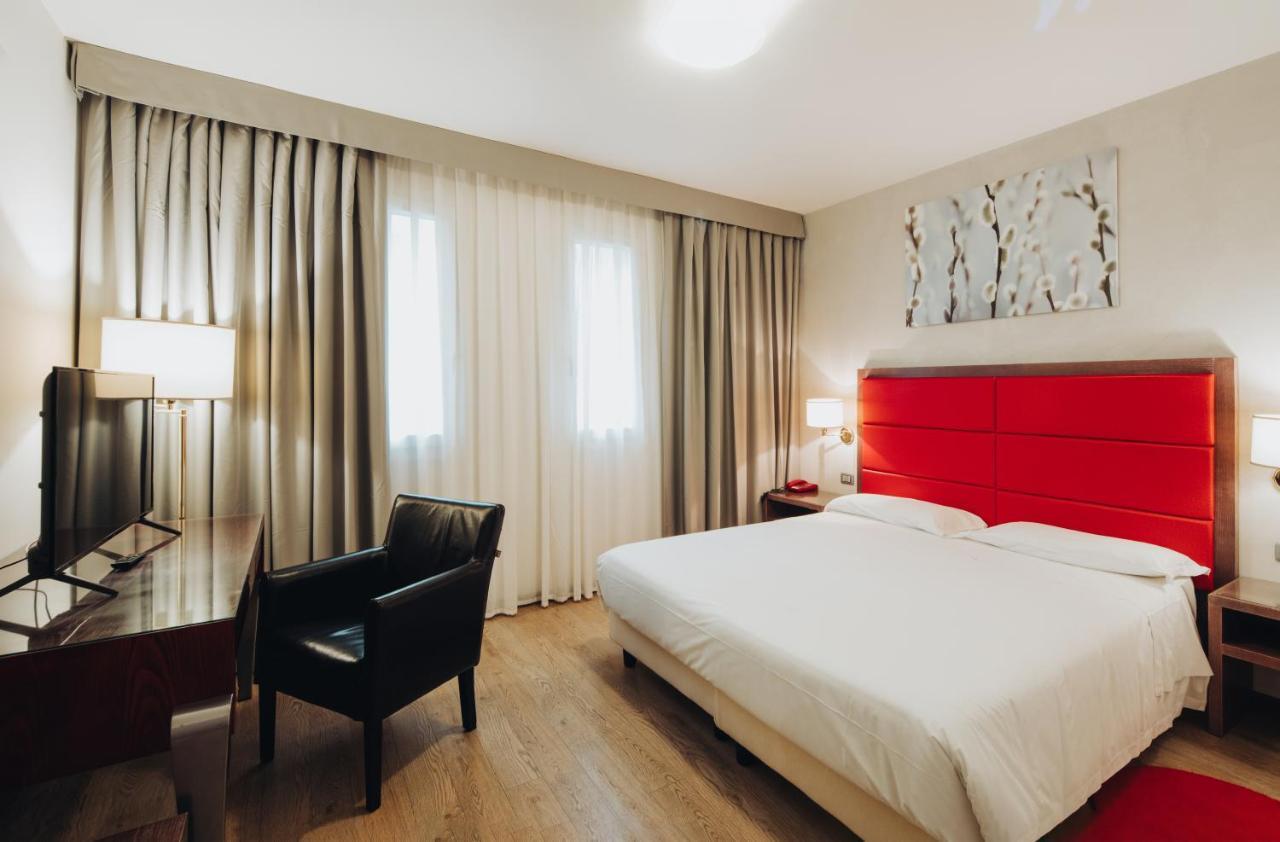 Hotel Alan Анцола дел'Емилия Екстериор снимка