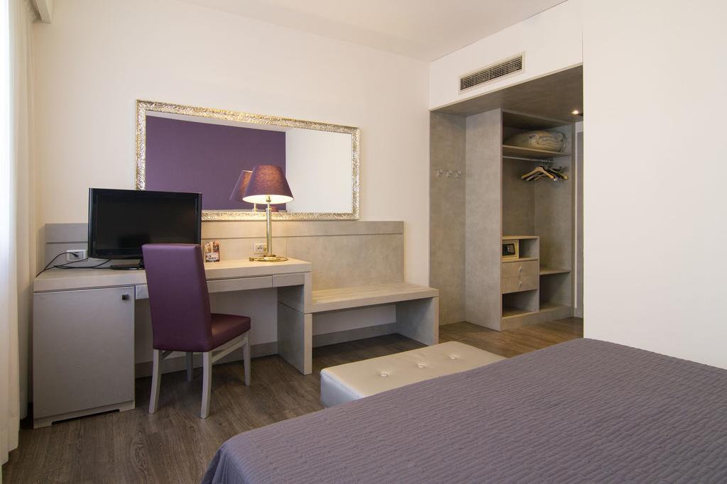 Hotel Alan Анцола дел'Емилия Екстериор снимка