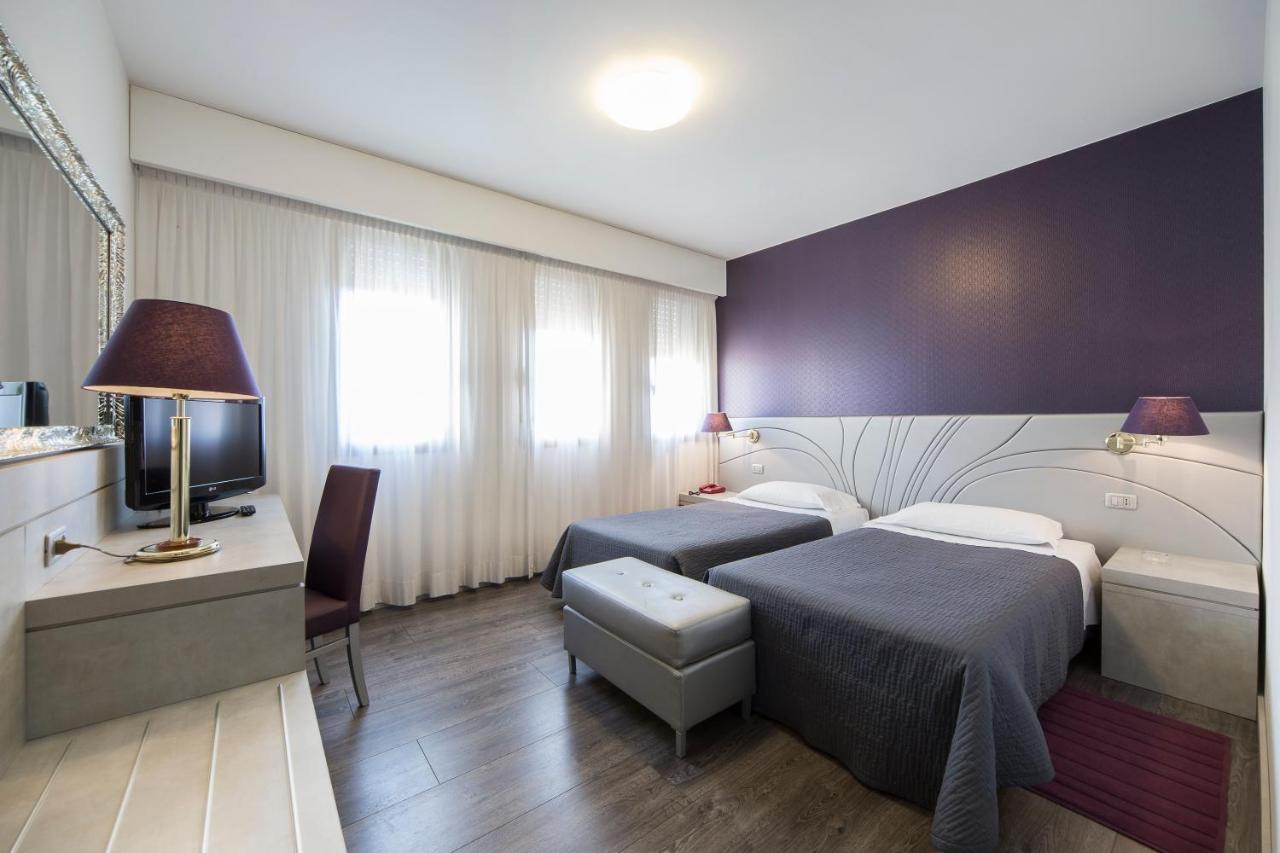 Hotel Alan Анцола дел'Емилия Екстериор снимка