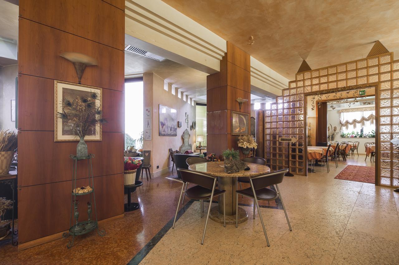 Hotel Alan Анцола дел'Емилия Екстериор снимка